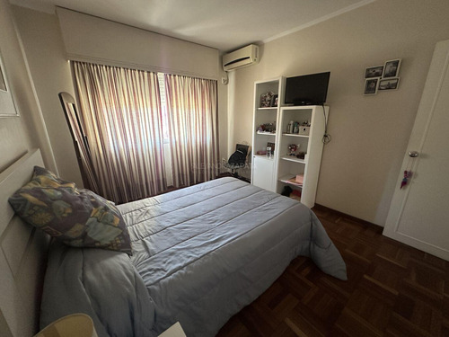 Venta Casa 4 Dormitorios, Servicio, Escritorio, Jardin. Pocitos Nuevo