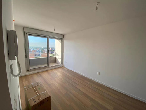 Apartamento En Alquiler De 1 Dormitorio En Tres Cruces