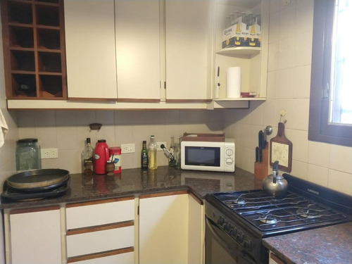 Casa Venta 4 Dormitorios 2 Baños 1 Cochera Terreno 10 X 30 Mts - 300 Mts 2 - La Plata