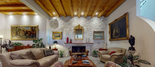 Preciosa Residencia En Misión San Jerónimo, Doble Altura, Jardín, 300 M2