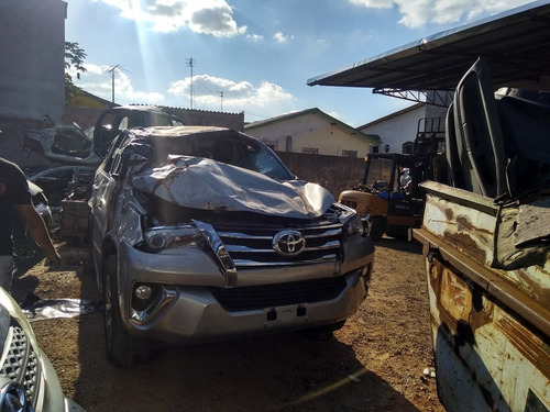 Sucata Toyota Hilux Sw4 2017 Para Retirada De Peças