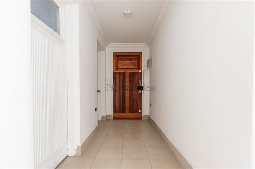 Imagen 3 de 19 de Oficina En Venta En Santiago De 4 Espacios Amplios