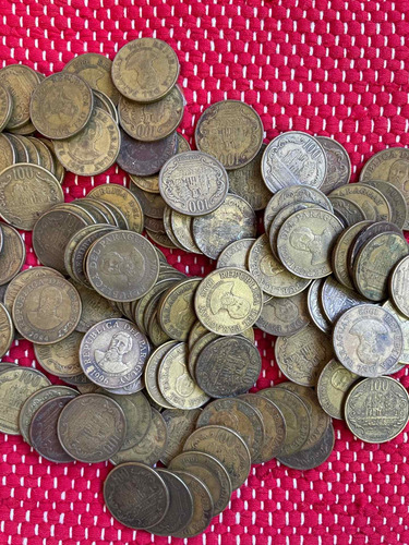 Imagen 4 de 4 de Vendo Monedas De 100 Guaraníes