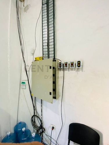 Imagen 8 de 10 de Galpon De 960 Mts En Venta