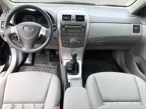 Toyota Corolla 1.8 16v Gli Flex 4p 2011