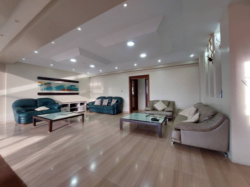 Imagen 6 de 26 de Fernando Guerrero Vende Penthouse En Res. Lexcellent