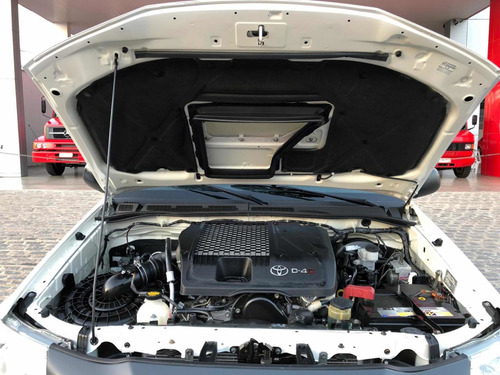 Toyota Hilux 3.0 Cab. Simples 4x4 2p 2015