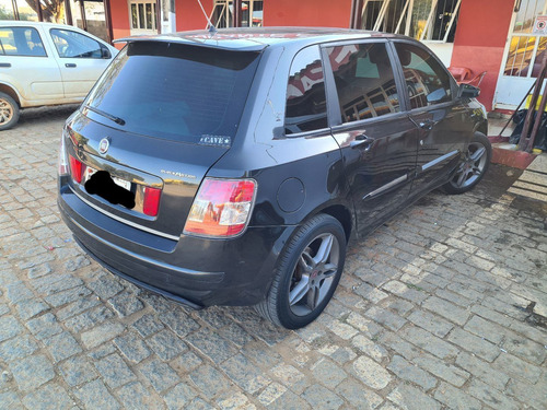 Imagem 3 de 6 de Fiat Stilo 2010 1.8 8v Blackmotion Flex Dualogic 5p