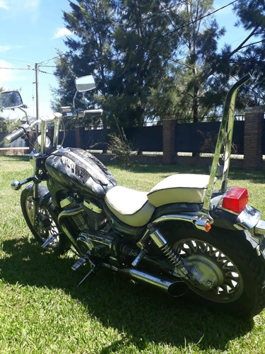 Suzuki Intruder 700