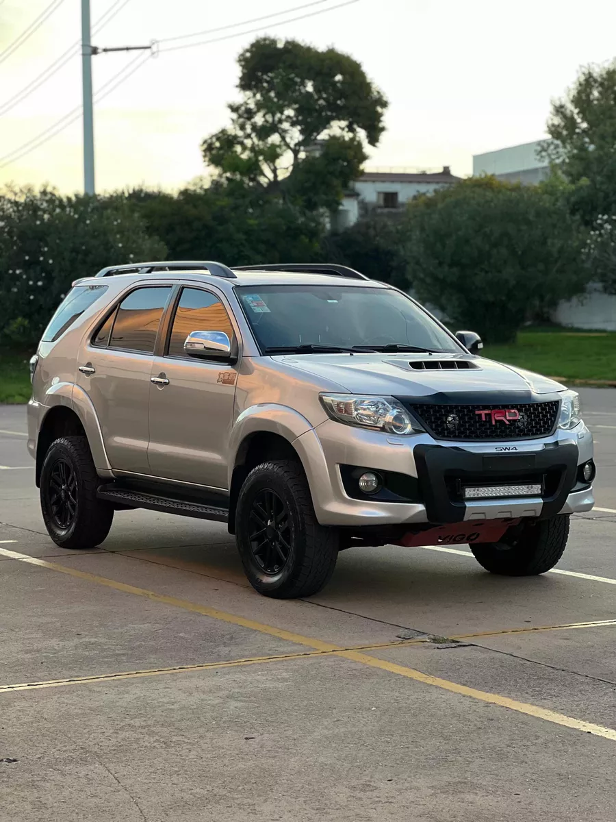 Toyota SW4 3.0 Srv Cuero I 171cv 4x4 5at