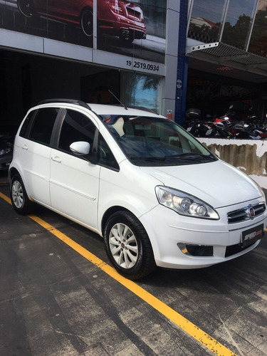 Imagem 3 de 10 de Fiat Idea 1.4 Attractive Flex Manual 2015