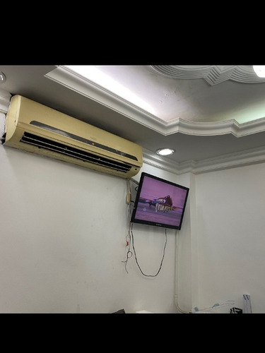 Imagen 8 de 10 de Se Traspasa Local Comercial Más Fondo De Comercio