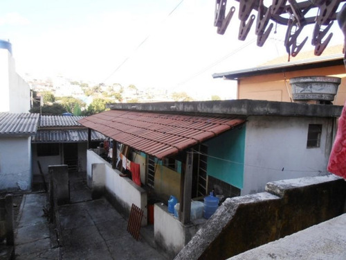 Casa De 3 Quartos Com 2 Barracões Novo Riacho - 1008