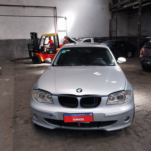 Bmw 120i C/detalles Esteticos En Marcha Andando