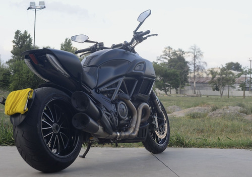 Imagen 4 de 10 de Ducati Diavel Dark