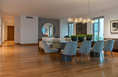 Moderno Proyecto Ubicado En Piantini