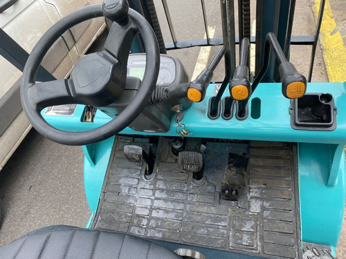 Imagen 8 de 13 de Autoelevador Maximal 2,5 Tn Tt Con Desplazador Diesel