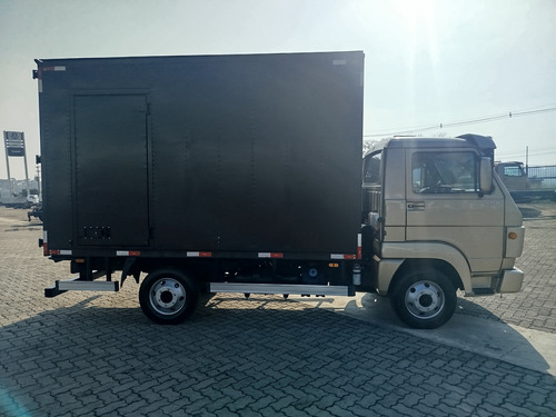 Vw 5.150 4x2 - Baú