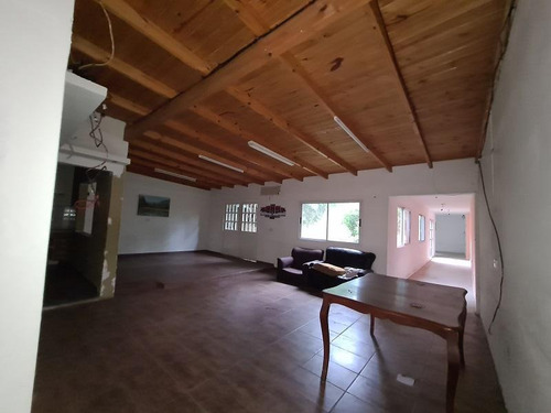 Imagen 3 de 22 de Casa 5 Ambientes Con Parque Y Entrada Para Autos