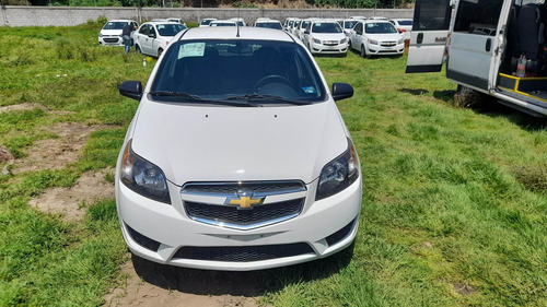 Imagen 3 de 15 de Chevrolet Aveo 2018 1.6 Ls Mt