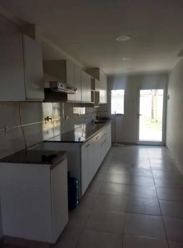 Casa En Venta - 3 Dormitorios 1 Baño 3 Cocheras - 330mts2 - Lincoln