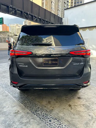 Toyota Fortuner Sw4 2025