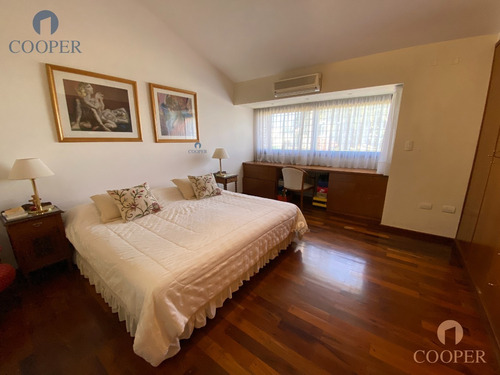 Imagen 20 de 27 de Casa De Categoría En Venta, Villa Cabrera, 4 Dormitorios