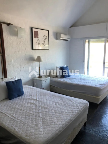 Venta Casa Seis Dormitorios Piscina La Barra