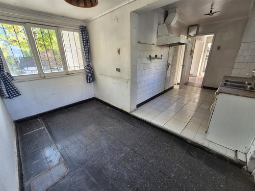 Casa En Venta De 4 Dorm. En Vitacura