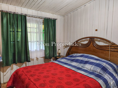 Se Vende Parcela Plana Con 2 Casas En Sector Cuyuncavi, Cvi