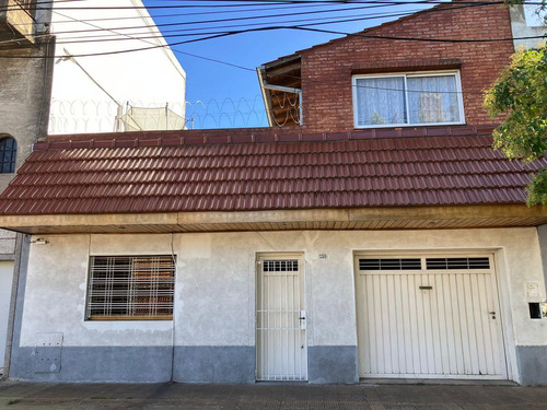 Oportunidad!!! Casa Con 2 Dormitorios, Garage Y Amplio Quincho