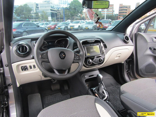 Imagen 11 de 14 de Renault Captur Version Full Equipo