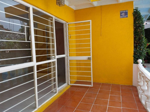 Imagen 3 de 25 de Bonita Casa En Condominio En Jardines De Cuernavaca