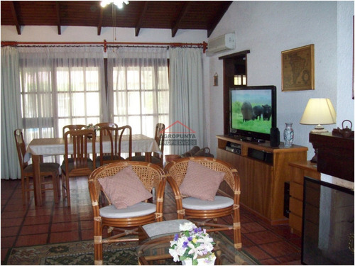 Casa En Mansa, 3 Dormitorios - Ref: 3570