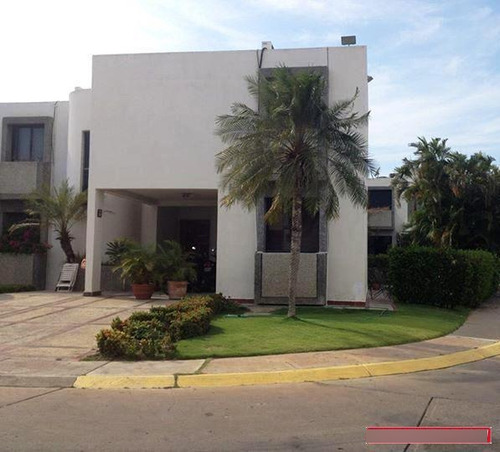 Imagen 2 de 12 de Townhouses En Venta
