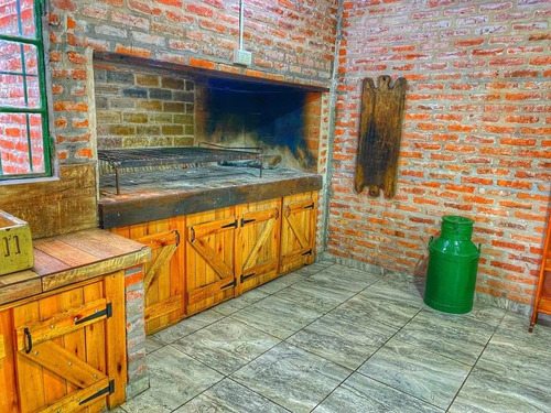 Casa Quinta En Venta - 2 Dormitorios 2 Baños - 900mts2 - San Vicente