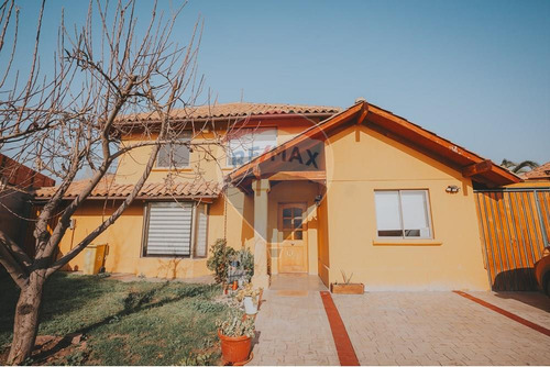 Casa 4d - 4b - 2 Est. 685m2 Totales