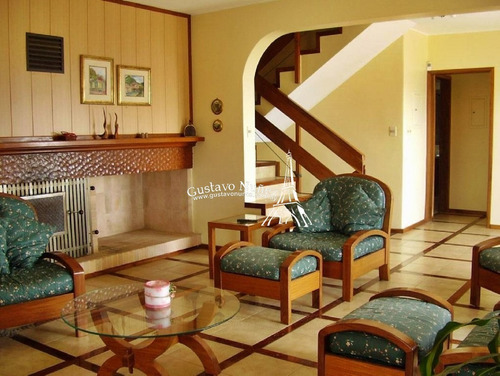 Chalet De Gran Porte Con Hermosas Vistas- Ref: 2557