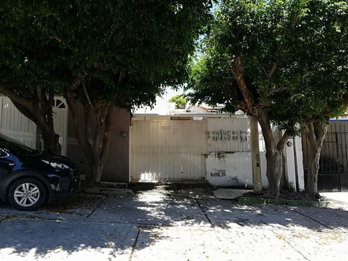 Imagen 1 de 17 de Venta De Casa En El Fraccionamiento Siglo Xxi