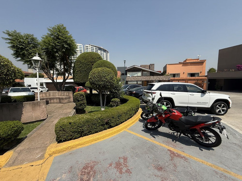 Casa En Cerrada De Lomas De Las Palmas (n)