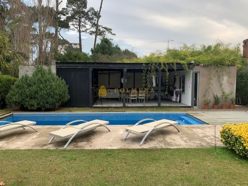 Moderna Casa Playa Mansa - Punta Del Este - 5 Dorm.- Ref: 3497