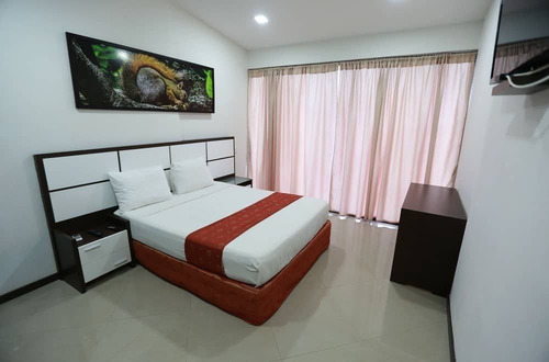En Venta Hermosa Posada Ubicada En El Litoral Estado La Guaira, En La Bella Urbanización Playa Grande A 5 Min Del Aeropuerto De Maiquetía. Fr