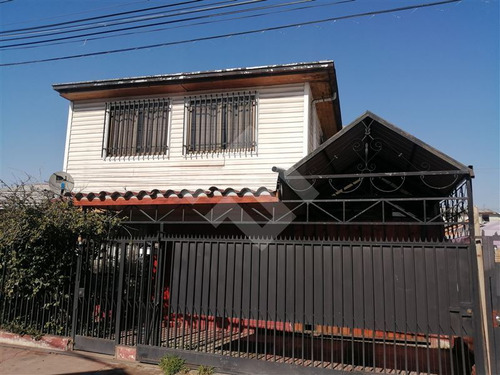 Casa En Venta De 4 Dorm. En Maipú