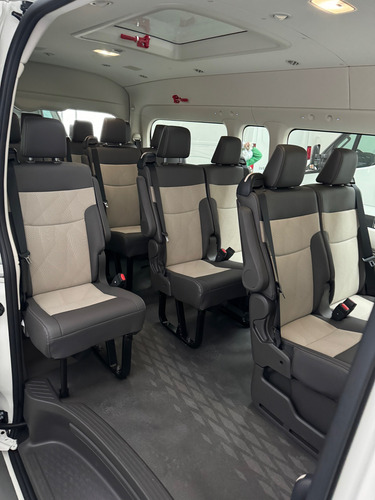 Toyota Hiace 2.8 Tdi Commuter 6at 14a