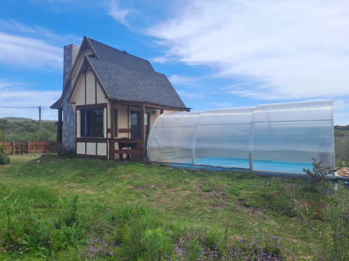 Alquiler De Casa Con Piscina Climatizada Todo El Año Y Cerrada. Casa Con Parrillero Techado, Wi-fi, Directv, Cochera, Ropa De Cama Y Toallas. Ubicada En Marco De Los Reyes, Ámbito De Villa Serrana.