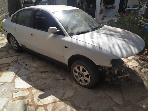 Volkswagen Passat 1999 1.8 4p