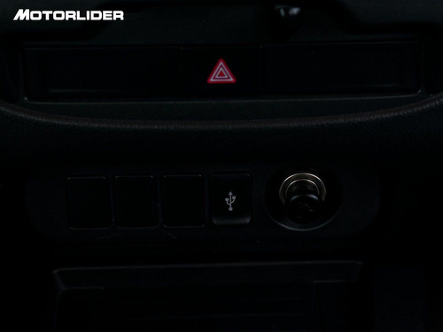 Imagen 15 de 25 de Mitsubishi L200 2.4 4x4 Descuenta Iva | Permuta / Financia