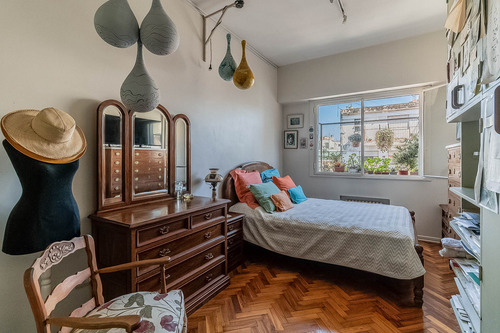 Venta Depto 4 Ambientes Recoleta C/ Depen. Balcón, Baulera Muy Luminoso, Piso Alto. C.a.b.a.