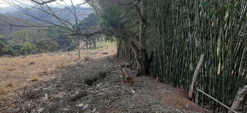 Chácara Em Baependi Sul De Minas, Com 3 Mil Metros Quadrados , Casa Simples, Fim De Linha , Bela Vista . - 995