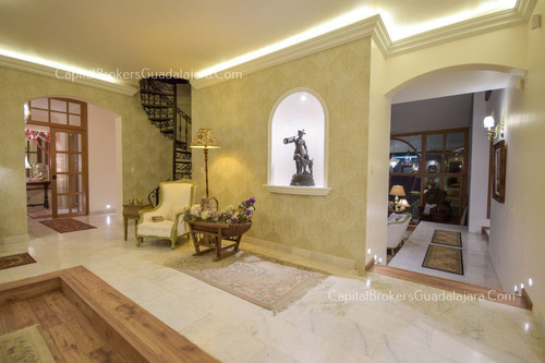 Casa Lujo En Venta O Renta En El Palomar Panorámica, El Palomar Zona Sur